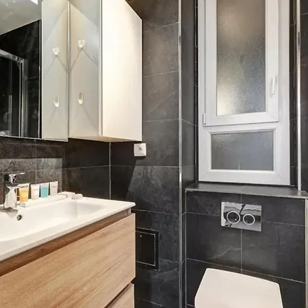 Merveilleux Au Coeurs Du Parc- Monceau Apartment